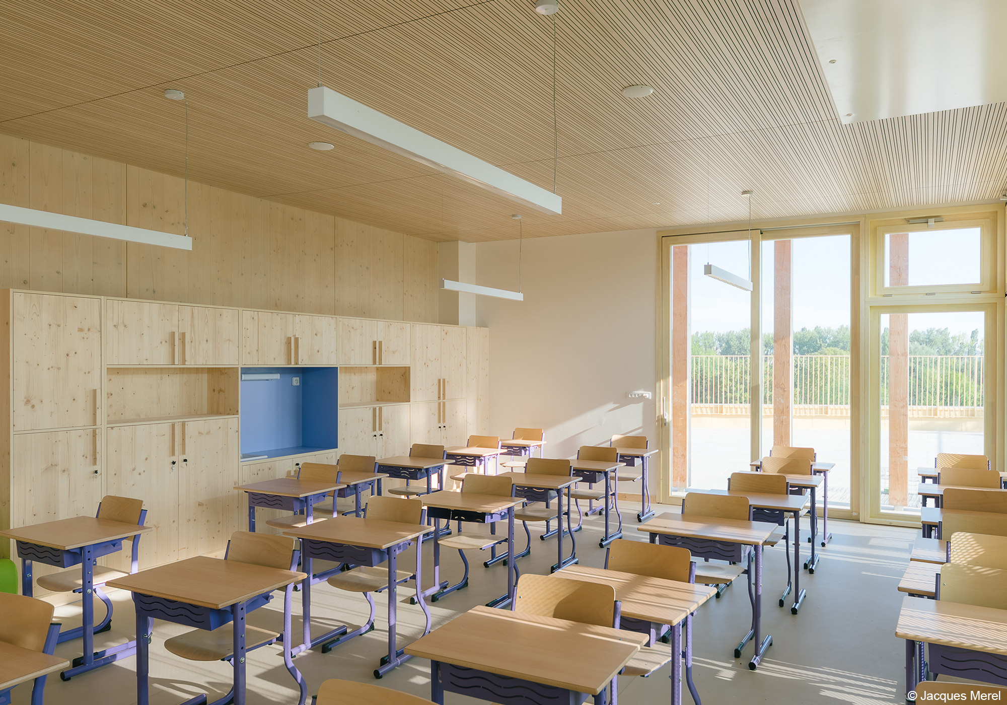 Groupe scolaire en construction bois avec bois lamellé collé, CLT, murs à ossature bois et LVL