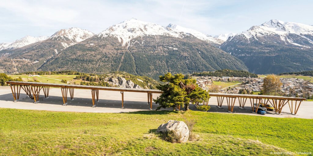 Ombrière photovoltaïque structure en bois lamellé collé