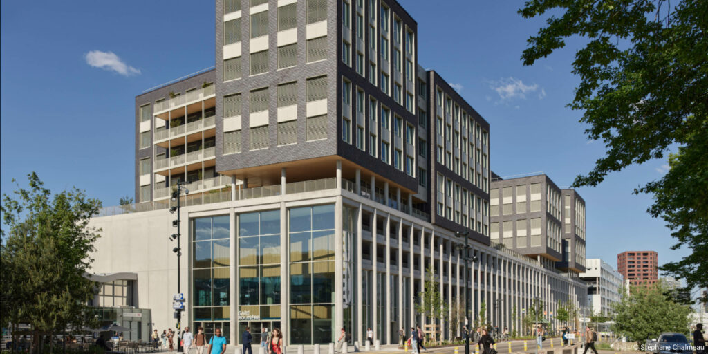 Pôle d'échanges multimodal gare de Nantes immeubles tertiaires en structure bois et planchers CLT