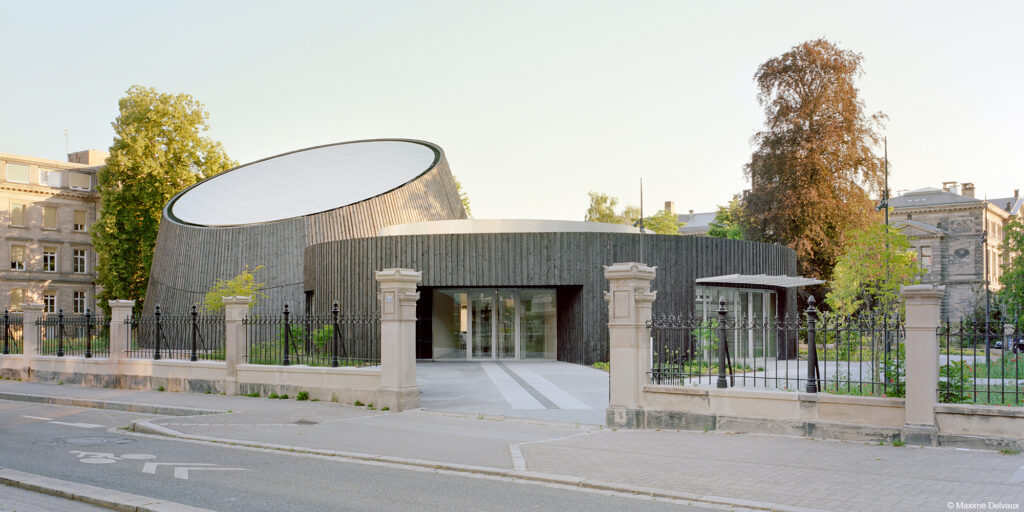 Bâtiment culturel en bois structure en bois lamellé collé, CLT et murs à ossature bois