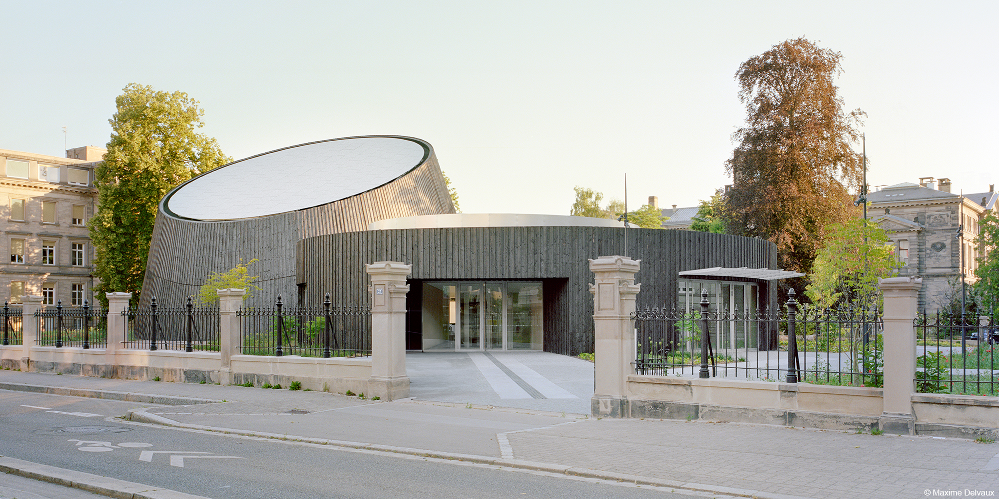 Bâtiment culturel en bois structure en bois lamellé collé, CLT et murs à ossature bois