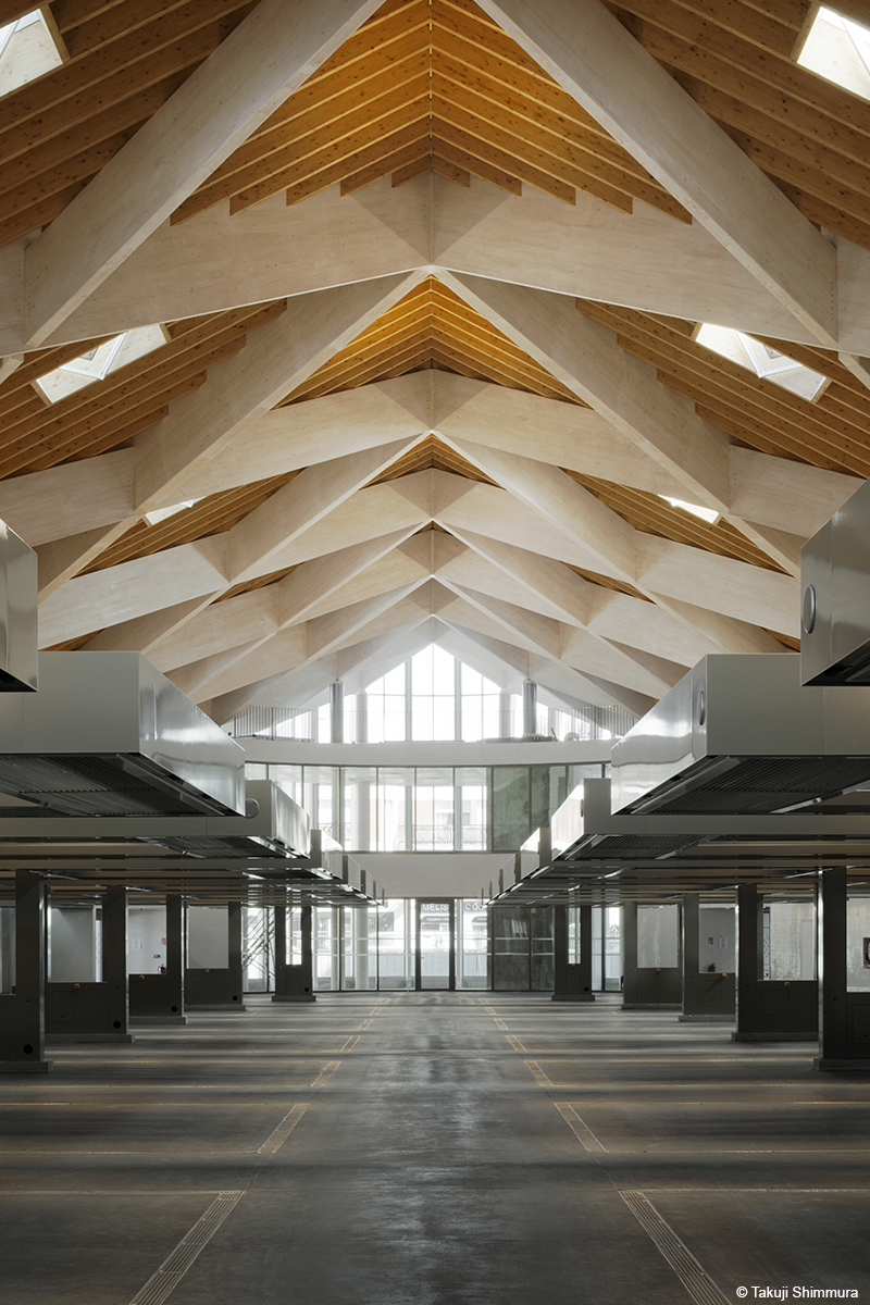 halle de marché charpente auto-ventée en bois lamellé collé