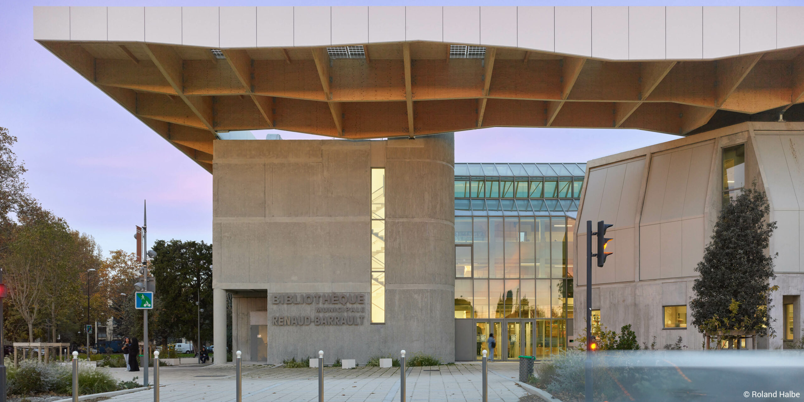 2 Bibliotheque Renaud Barrault by Jacob MacFarlane copyright R. Halbe 2000x1000