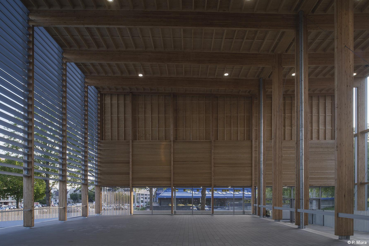 Construction bois collège en bois lamellé collé et béton