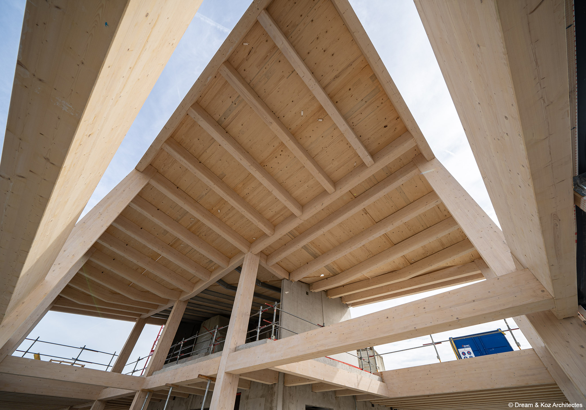 Construction du rectorat de Créteil bâtiment bois béton avec structure poteau poutre bois lamellé collé