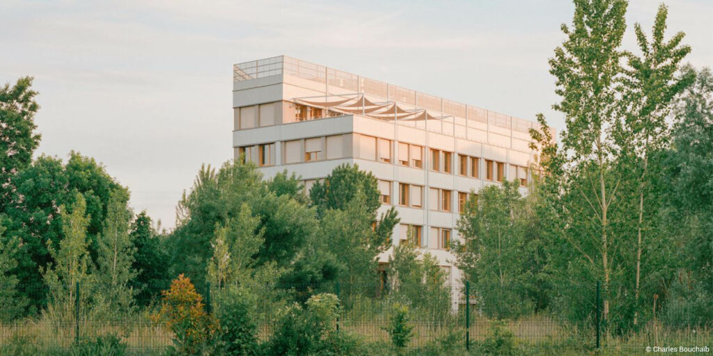 campus d'enseignement supérieur en bois lamellé collé, CLT et façades à ossature bois à isolation en paille
